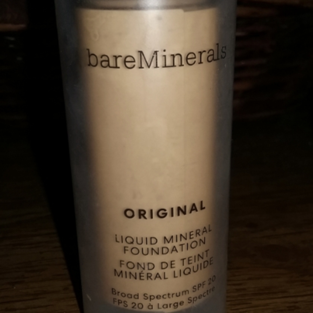Bare mineral foundation
